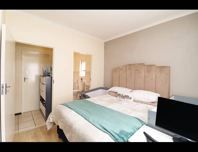 2 BEDROOM APARTMENT FOR SALE IN RANDPARK RIDGE